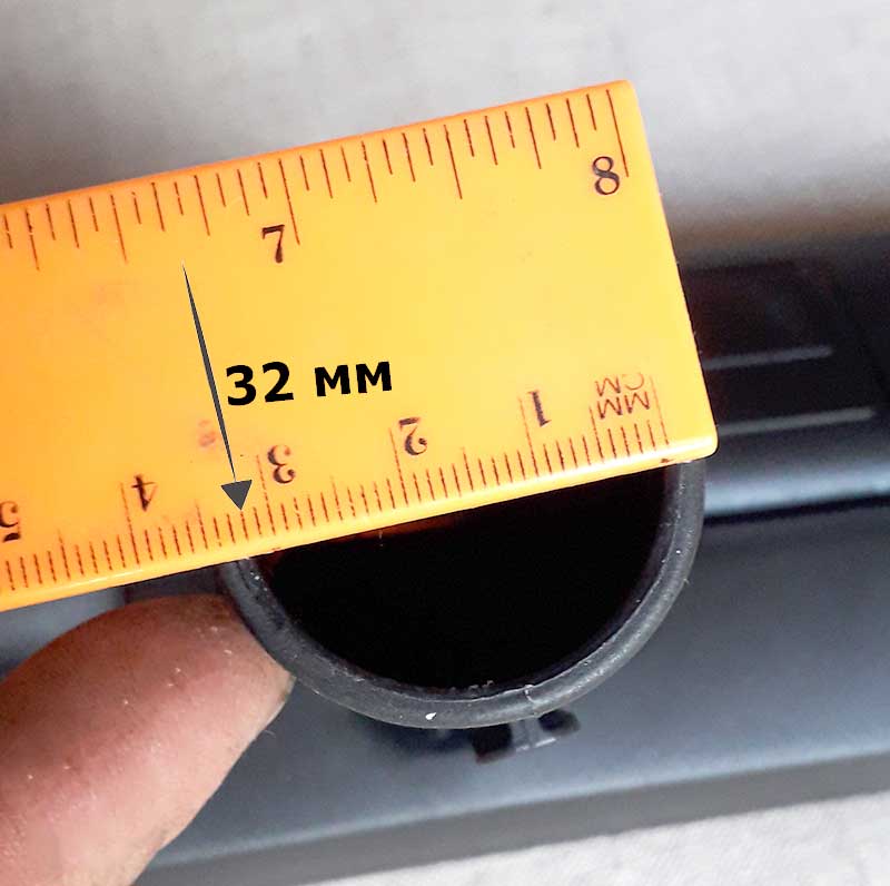 Измерение диаметра щетки с помощью линейки
